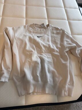 Nike Cream Crewneck Sweatshirt with Black Swoosh Tag